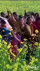 Ghar aaja pardesi Tera desh Bula.