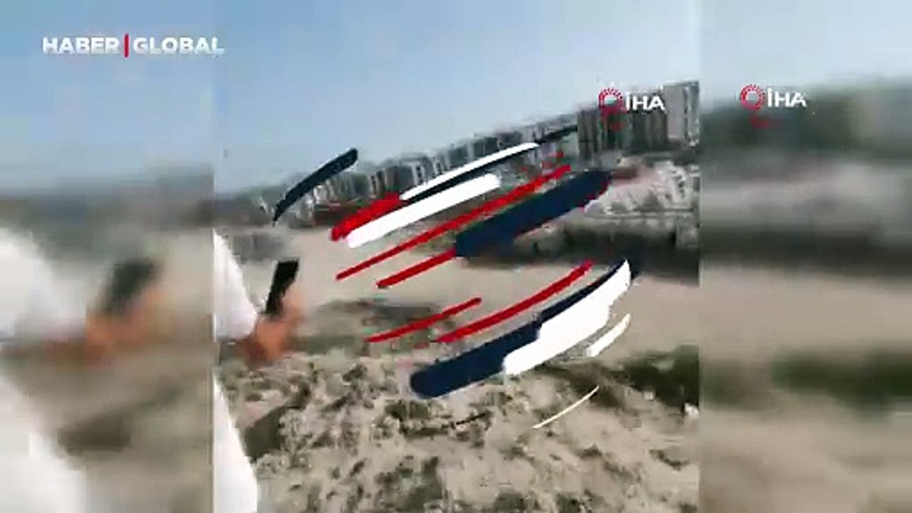 Hatay'da yılan paniği: Şantiyeden kaçıp arabaya binince yaşananlar kamerada