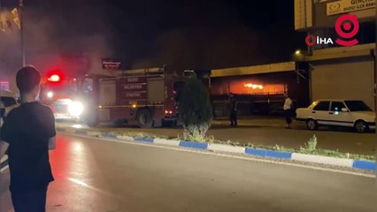 Oto galeride korkutan yangın