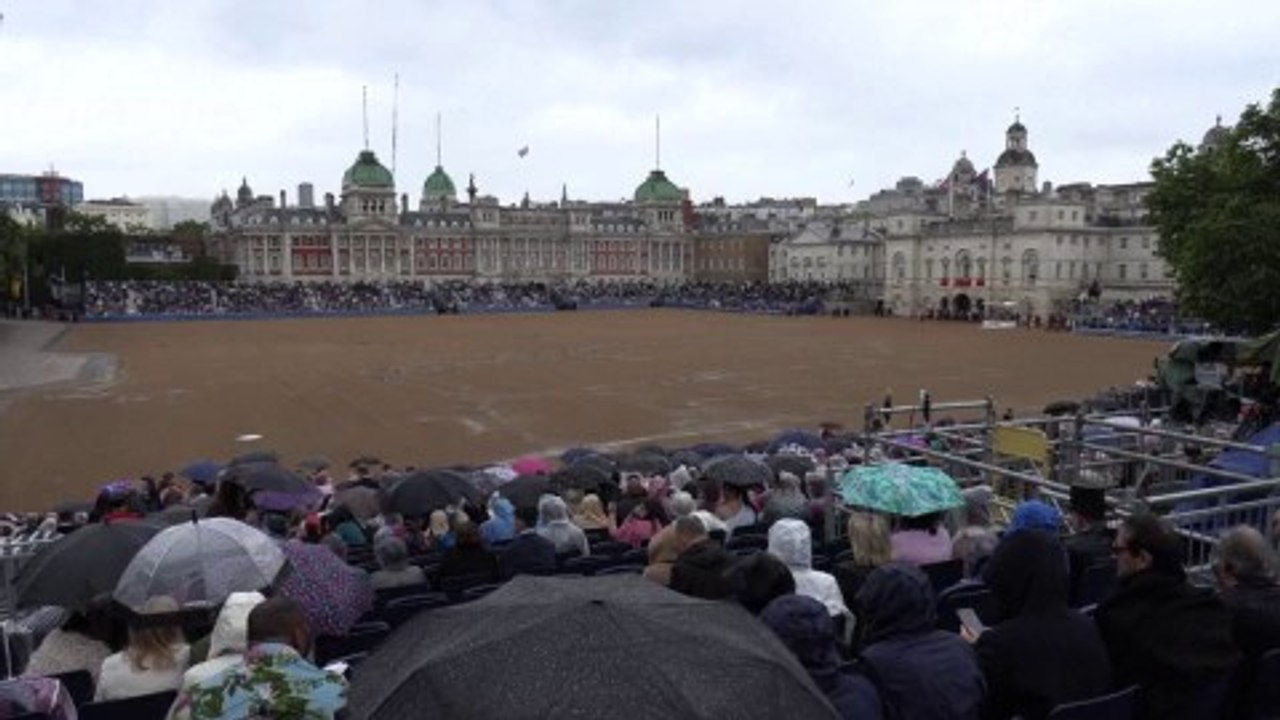 Anniversaire officiel du roi Charles III: suivez en direct la traditionnelle parade militaire "Trooping the colour"