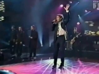 LOVE ME TENDER (+introduction) by Cliff Richard - live TV performance 2002