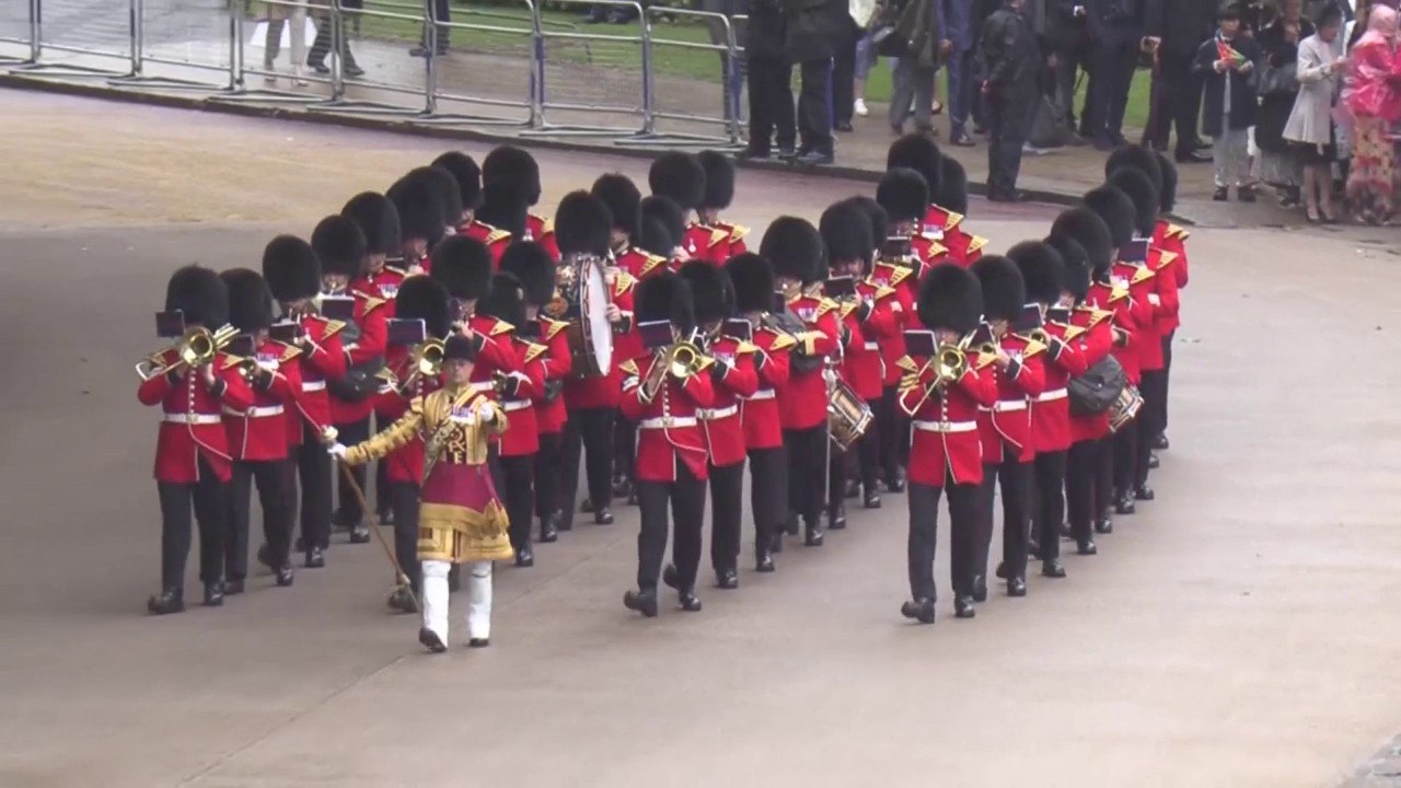 Anniversaire officiel du roi Charles III: suivez en direct la traditionnelle parade militaire "Trooping the colour"