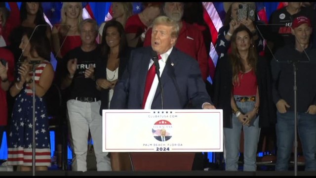 Trump, festa per i 78 anni in Florida: Biden ci mette in pericolo