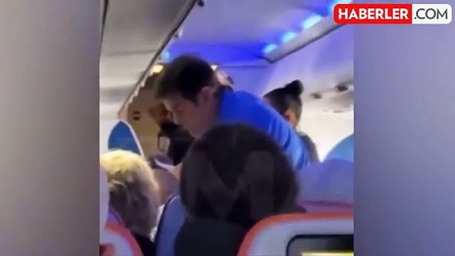 Ünlü kalp cerrahı Prof. Dr. Mehmet Öz, uçakta fenalaşan yolcuyu hayata döndürdü