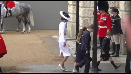 Kate riappare in pubblico, l'arrivo alla parata Trooping the Colour