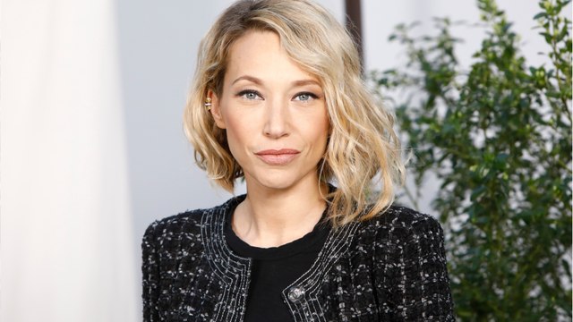 VOICI - Je vais révéler un truc : Laura Smet dévoile ce qui l'a choquée en découvrant la dépouille de son père Johnny Hallyday