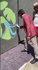 Firenze, Nardella fa lo street artist (all'ex camping sotto il Piazzale)