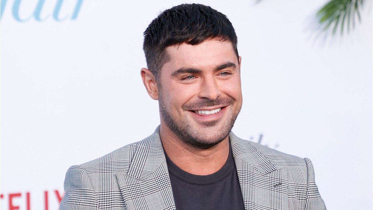GALA VIDEO - Zac Efron méconnaissable : il a bi...