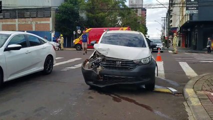 Homem fica ferido em acidente no Centro de Cascavel