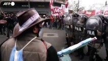 Argentina, scontri alla manifestazione contro le riforme di Milei