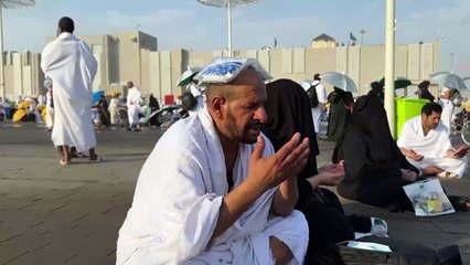 Hajj: marée de fidèles au mont Arafat sous une chaleur extrême