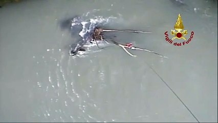 Padova, il salvataggio del ragazzo in balia della corrente del Brenta