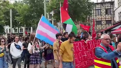 2000 manifestants contre l’extrême droite