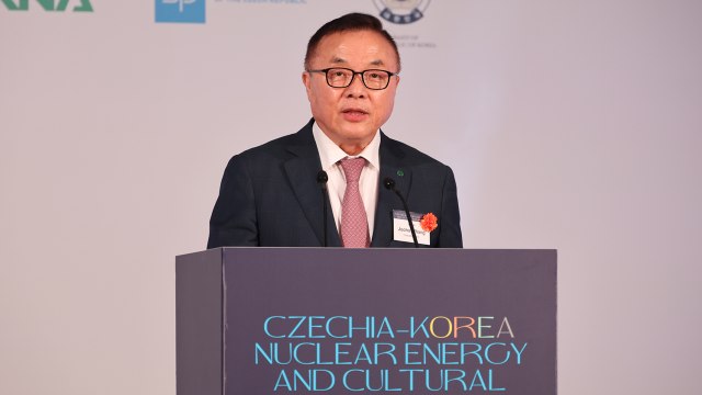 한수원, '30조 규모' 체코 원전 수주 막판 총력전 / YTN