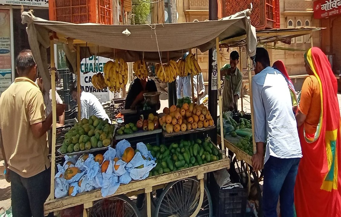 निर्जला एकादशी की नजर आई रौनक