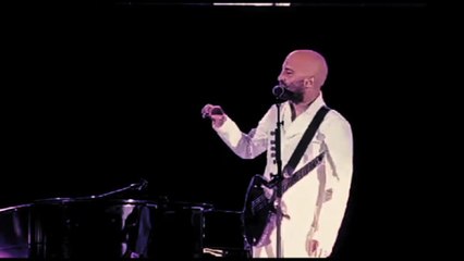 Giuliano Sangiorgi e Alessandra Tumolillo cantano "Napule è"