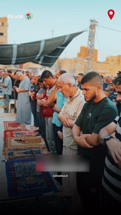 أصحاب الأرض.. الفلسطينيون يقيمون على أنقاض منازلهم صلاة العيد في مخيم جباليا المدمر