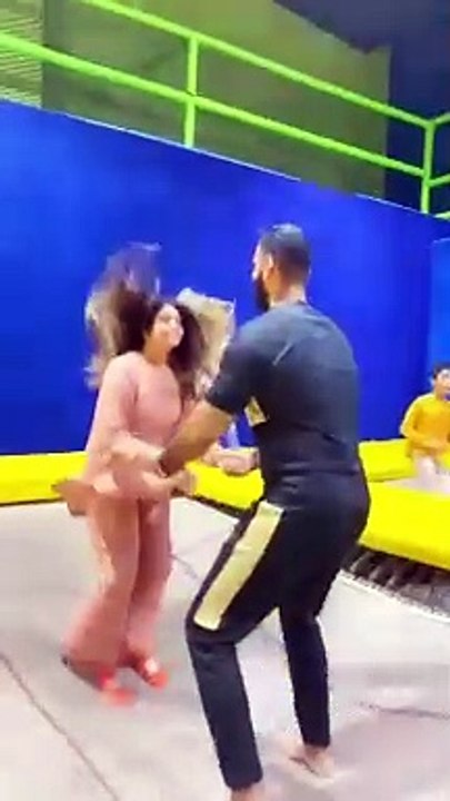 Cute madam koh kuch zyada he shock laga