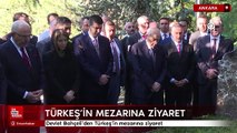 Devlet Bahçeli'den Türkeş'in mezarına ziyaret