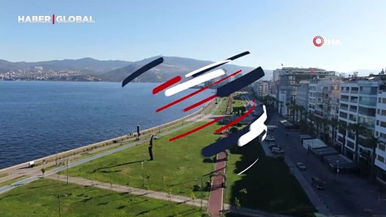 İzmir'de bayram sessizliği: Ünlü meydan ve sahil boş kaldı