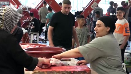 Kurban Bayramı'na kadın damgası: Erkeklere taş çıkarttılar