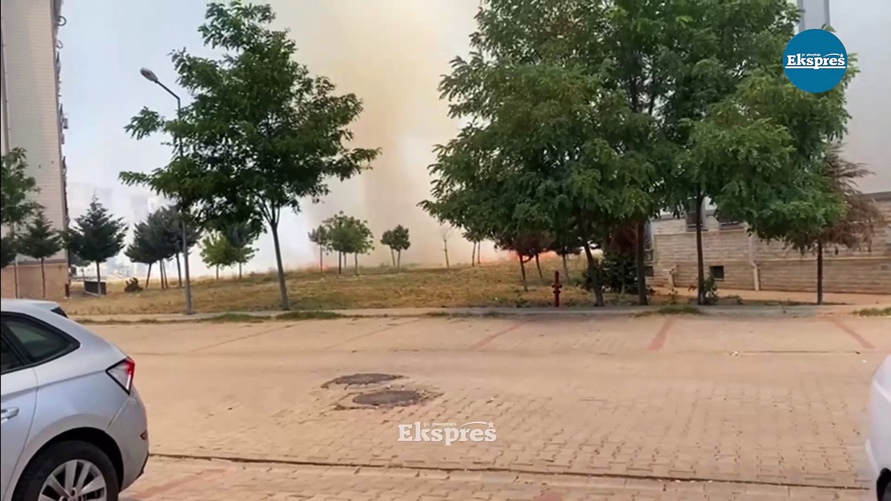 Diyarbakır’da panik anları: Yangın binalara sıçradı