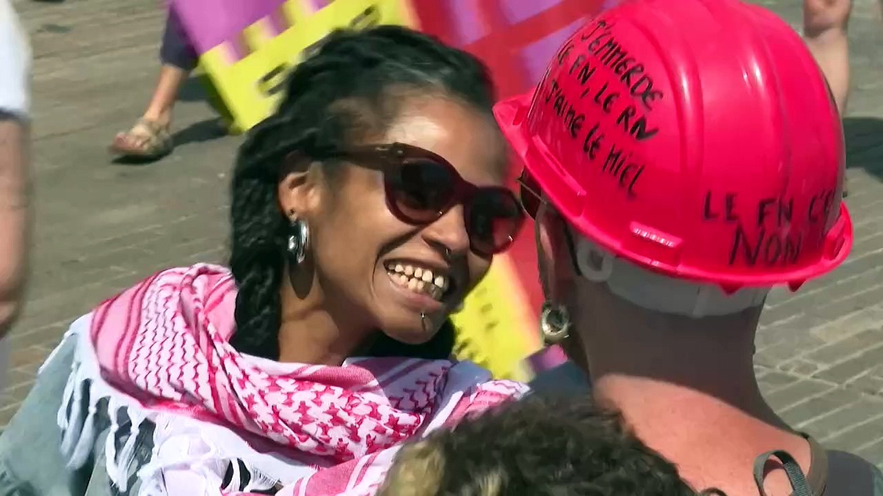 Hunderttausende protestieren in Frankreich gegen Rechtsruck