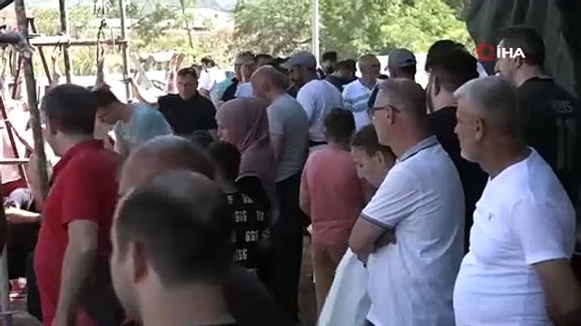 Görüntüler Bursa'dan... Oto pazarı değil, kurban pazarı