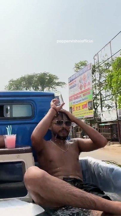Bath in Auto #shorts #poppervishal #prank #funny #garmi #reaction
