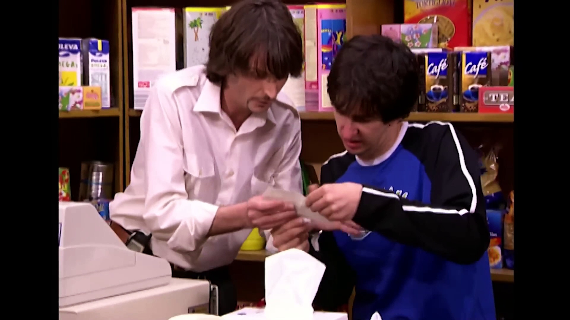 Aqui no hay quien viva 2x1 Erase una derrama