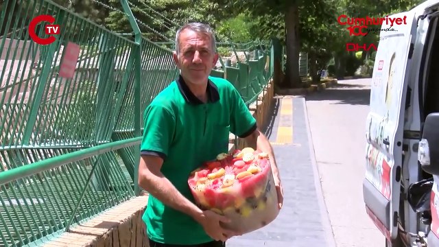 40 derece sıcakta hayvanlara buzlu kokteyl