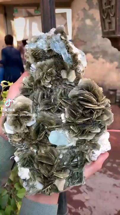 aquamarine
