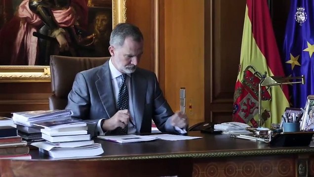 Casa Real difunde nuevas imágenes de Felipe VI en su despacho por los diez años de reinado