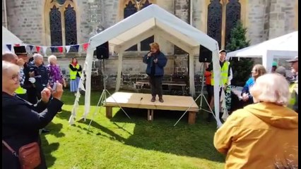 Sandi Toksvig opens Bramshott Open Gardens