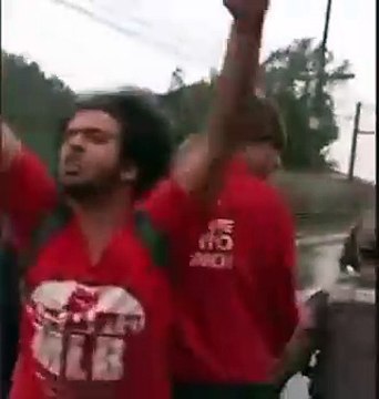 PMs expulsam desabrigados das chuvas que estavam em prédio abandonado