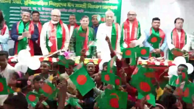 সুবিধাবঞ্চিত শিশুদের হাত ঈদ সামগ্রী বিতরণ