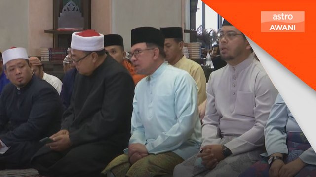 Perdana Menteri solat sunat Aidiladha di Masjid Putra