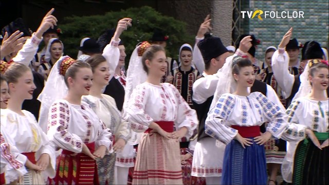 Ansamblul folcloric „Flacara Prahovei” - Suita de jocuri populare (Cantec de sarbatoare - TVR Folclor - 13.06.2024)