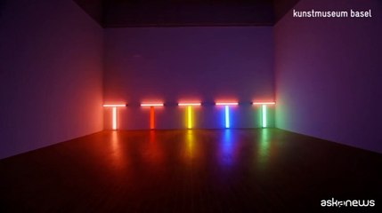 Dan Flavin a Basilea, la poesia dei tubi al neon colorati