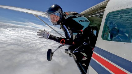 Professional skydiver has jumped over 5,000 times despite being afraid of heights