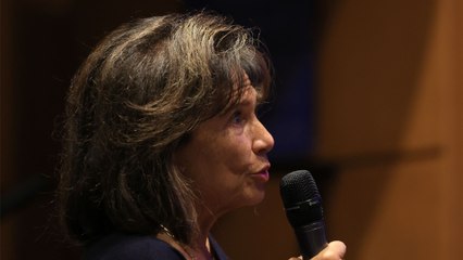 GALA VIDEO - Anne Sinclair et Elizabeth Badinter en colère, leur puissant cri du coeur : “Agissons !”
