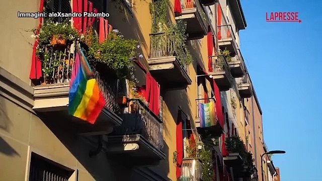 «Insieme», Silvio Berlusconi in braccio a Enrico Berlinguer: il murale di aleXsandro Palombo