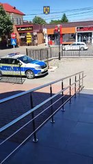 Bărbat fără permis și sub control judiciar, urmărit și reținut de polițiști