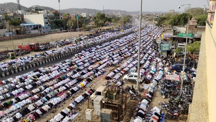 Bakrid Eid ul Adha 2024: भारी पुलिस बदोबस्त, ड्रोन से निगरानी के बीच अकीदमंदों ने नवाज की अदा, देखें वीडियो