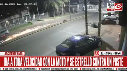 Tremendo video: iba a toda velocidad a bordo de su motocicleta y se estrelló contra un poste