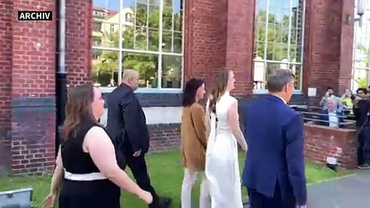 Baerbock hält sich kanzlerkandidatur weiter offen