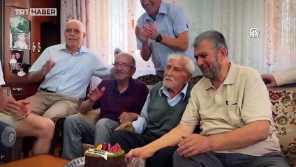 Yurttaki çocuklar "Mehmet Ali baba"larının 100. yaşını kutladı