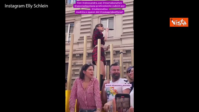Praticamente cubisti , Schlein canta e balla sul carro di Annalisa al Roma Pride 2024