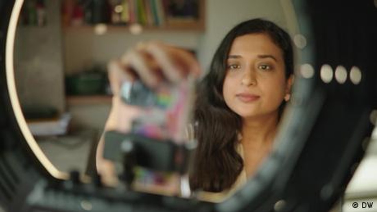 Women in Asia: Little Miss Chatterbox