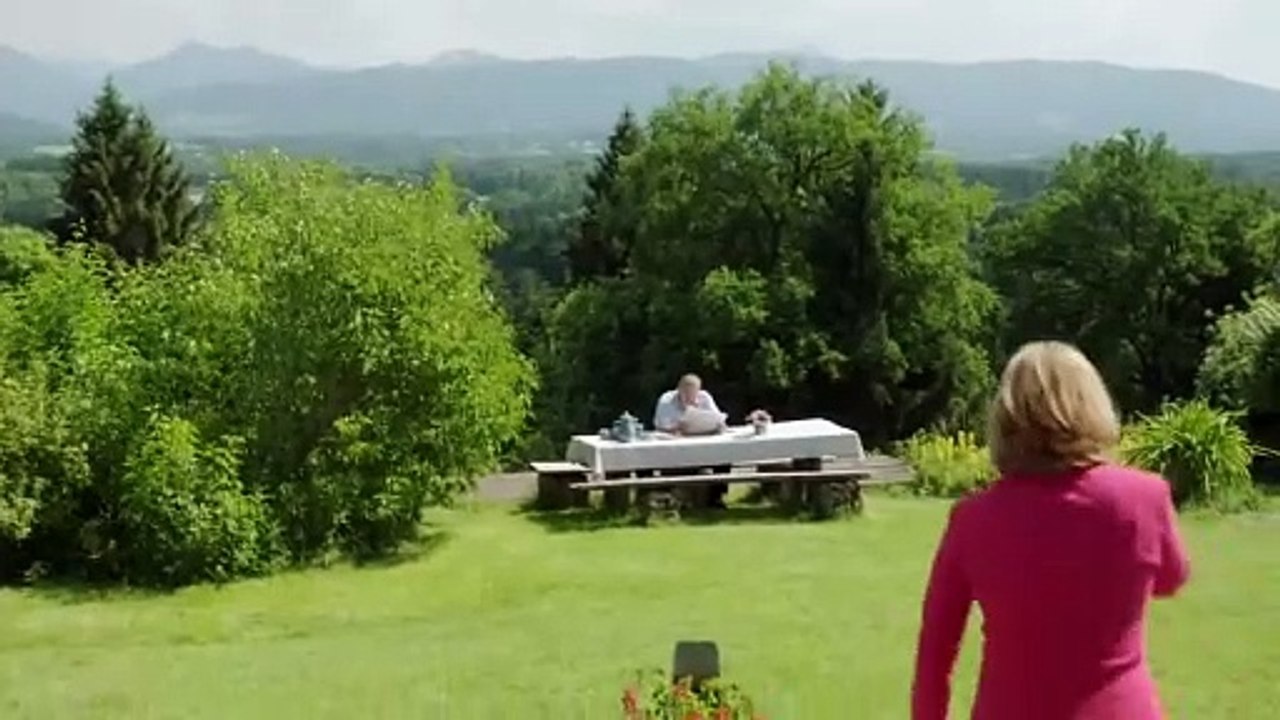 Die Rosenheim-Cops Staffel 18 Folge 13 (417) Ein bissiger Wolf